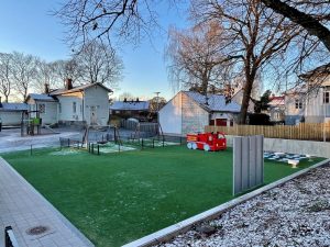 Kallelankadun päiväkodin piha.